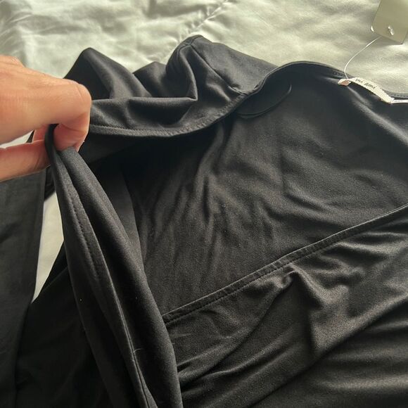 NWT Francesca’s black long sleeve wrap v neck top Size XXS - Picture 6 of 10